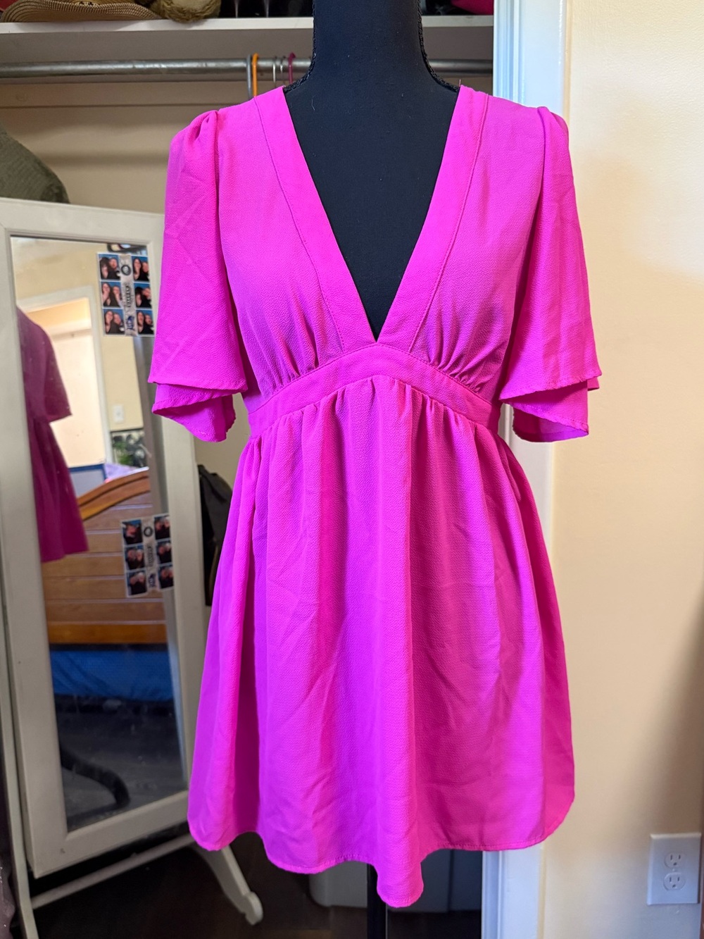 She + Sky V-Neck Short Sleeve Babydoll Dress in Fuchsia Pink